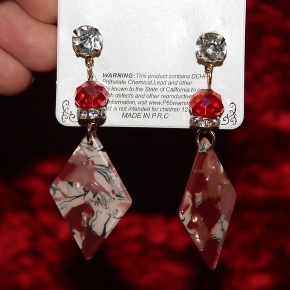 Diamond Shaped Marbled Resin Dangle Earrings - Picture 7 of 7